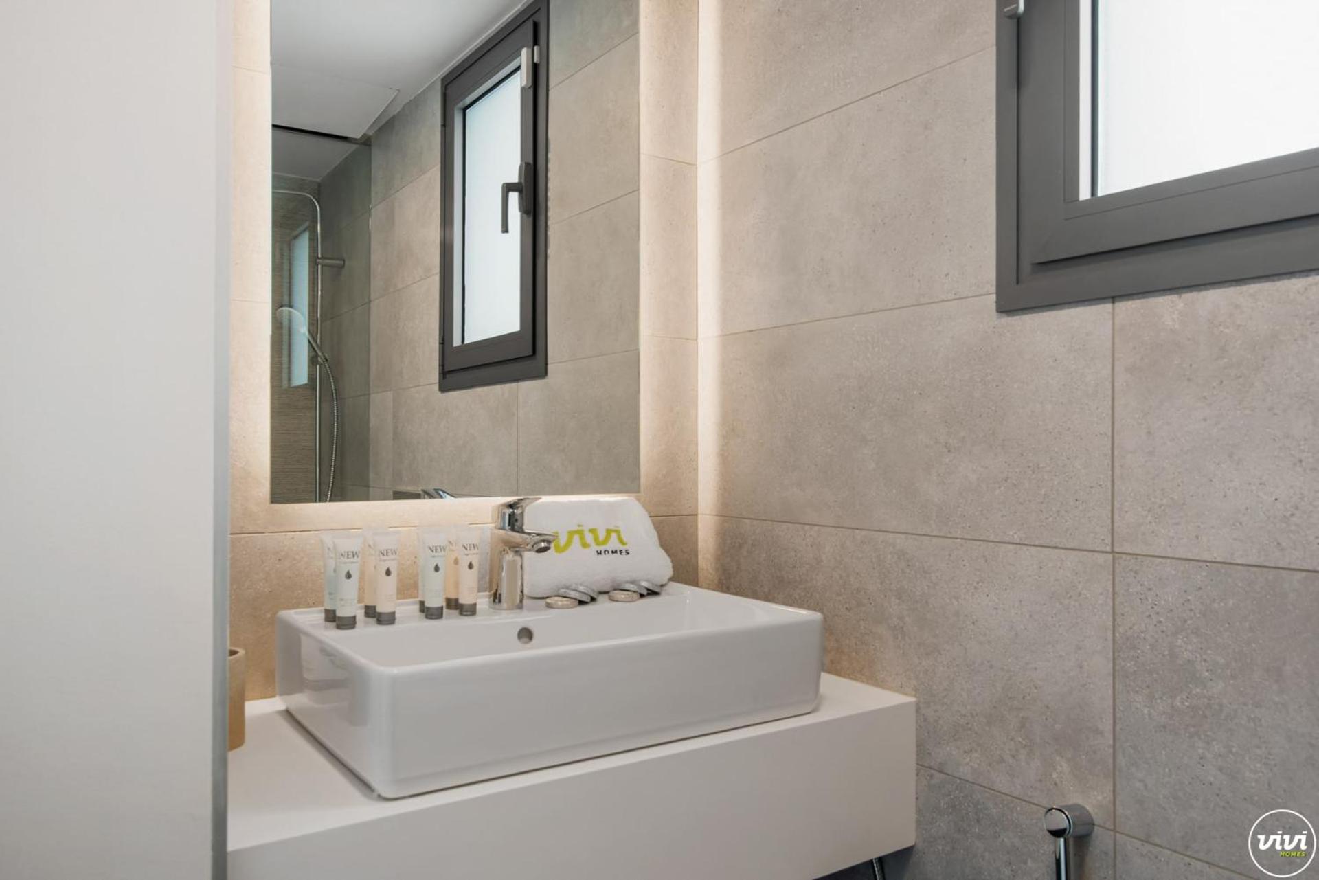Vivi Homes - Elies House Pool, Gym, Spa & Sea View El Faro المظهر الخارجي الصورة